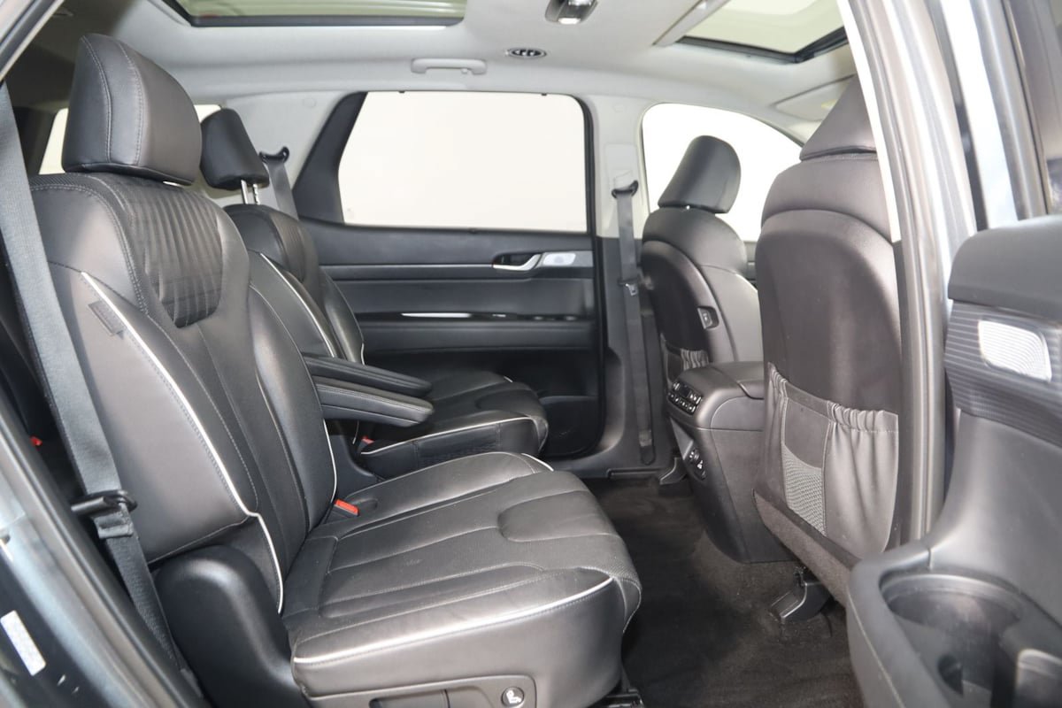 Used 2023 Hyundai Palisade Limited w/ Cargo Package AWD/4WD image 15