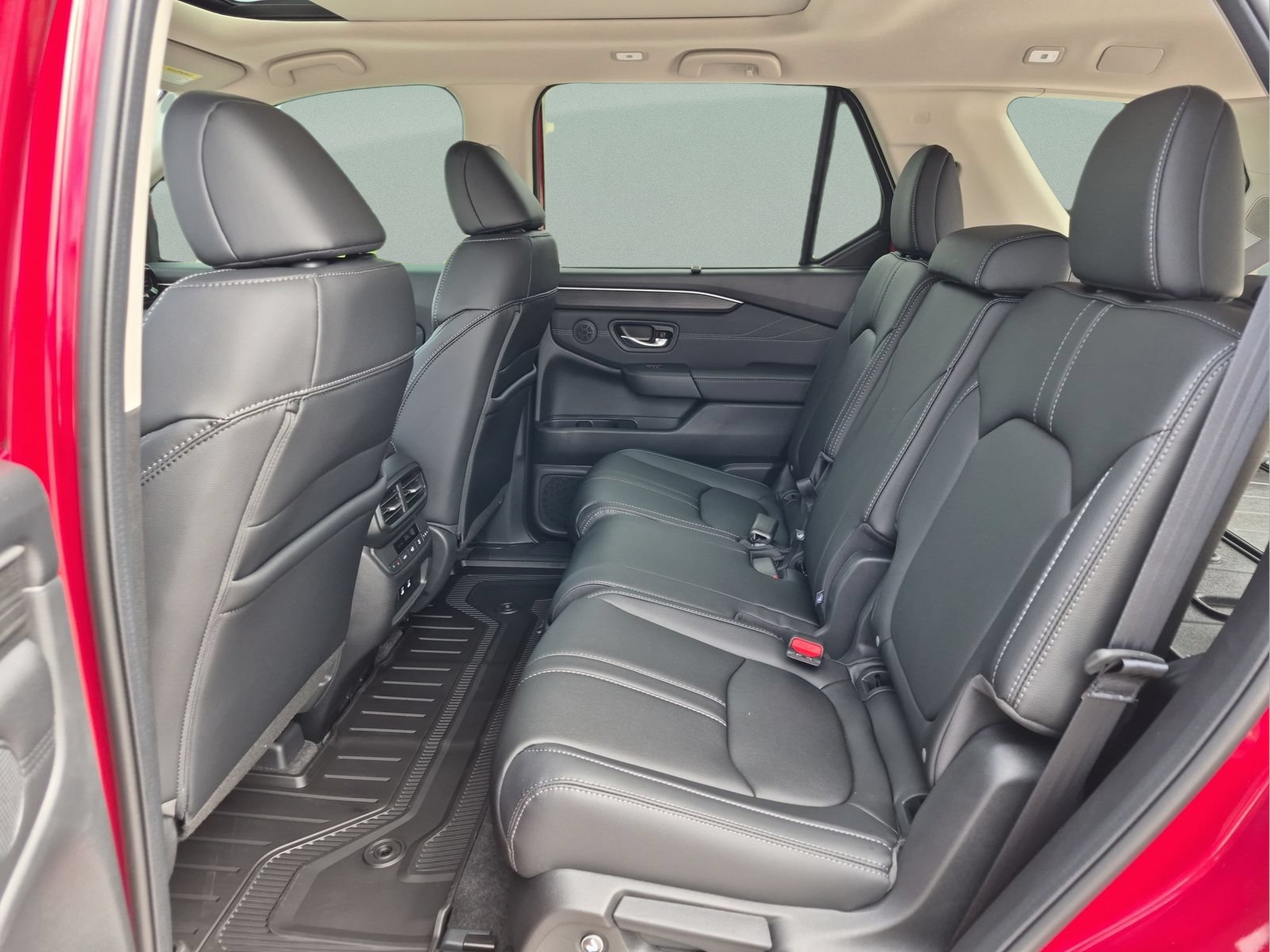 New 2026 Honda Pilot Touring image 17