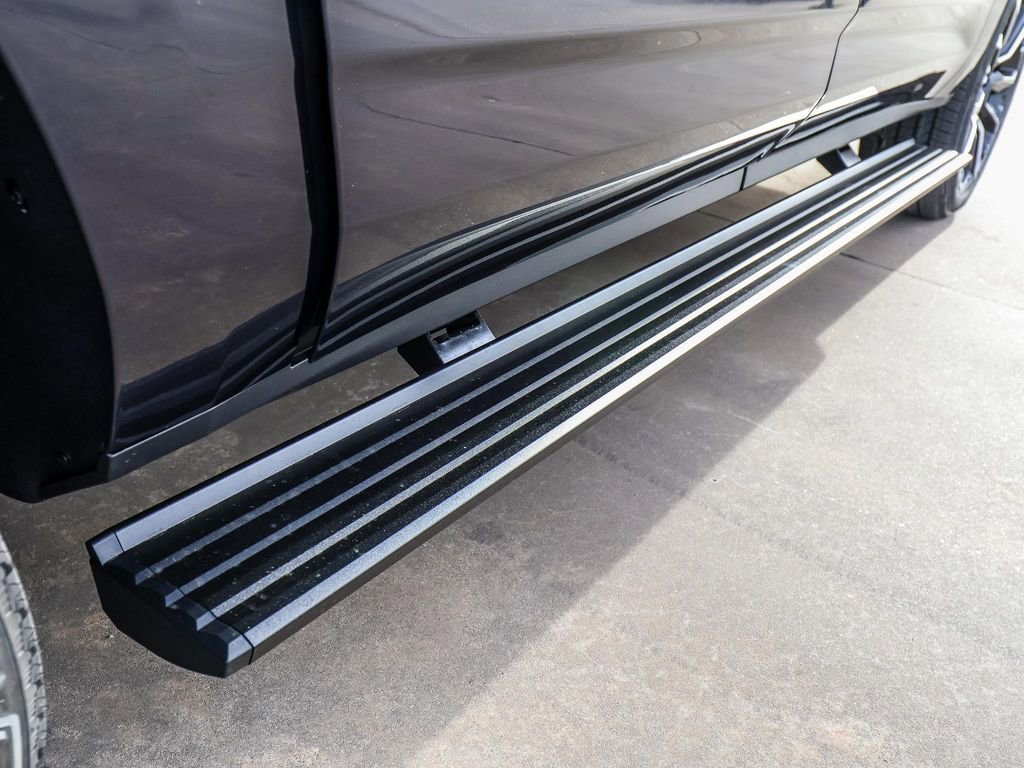 New 2026 Chevrolet Suburban High Country AWD/4WD image 11