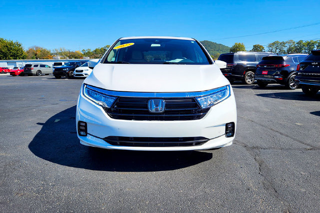 Used 2023 Honda Odyssey Elite image 2