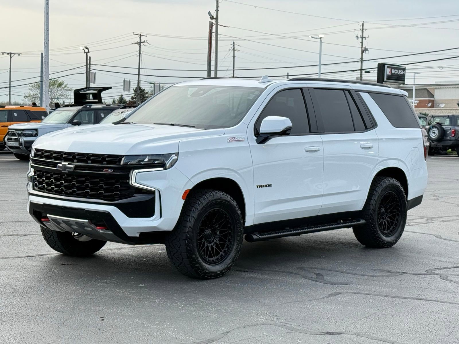 Used 2024 Chevrolet Tahoe Z71 w/ Luxury Package AWD/4WD image 7