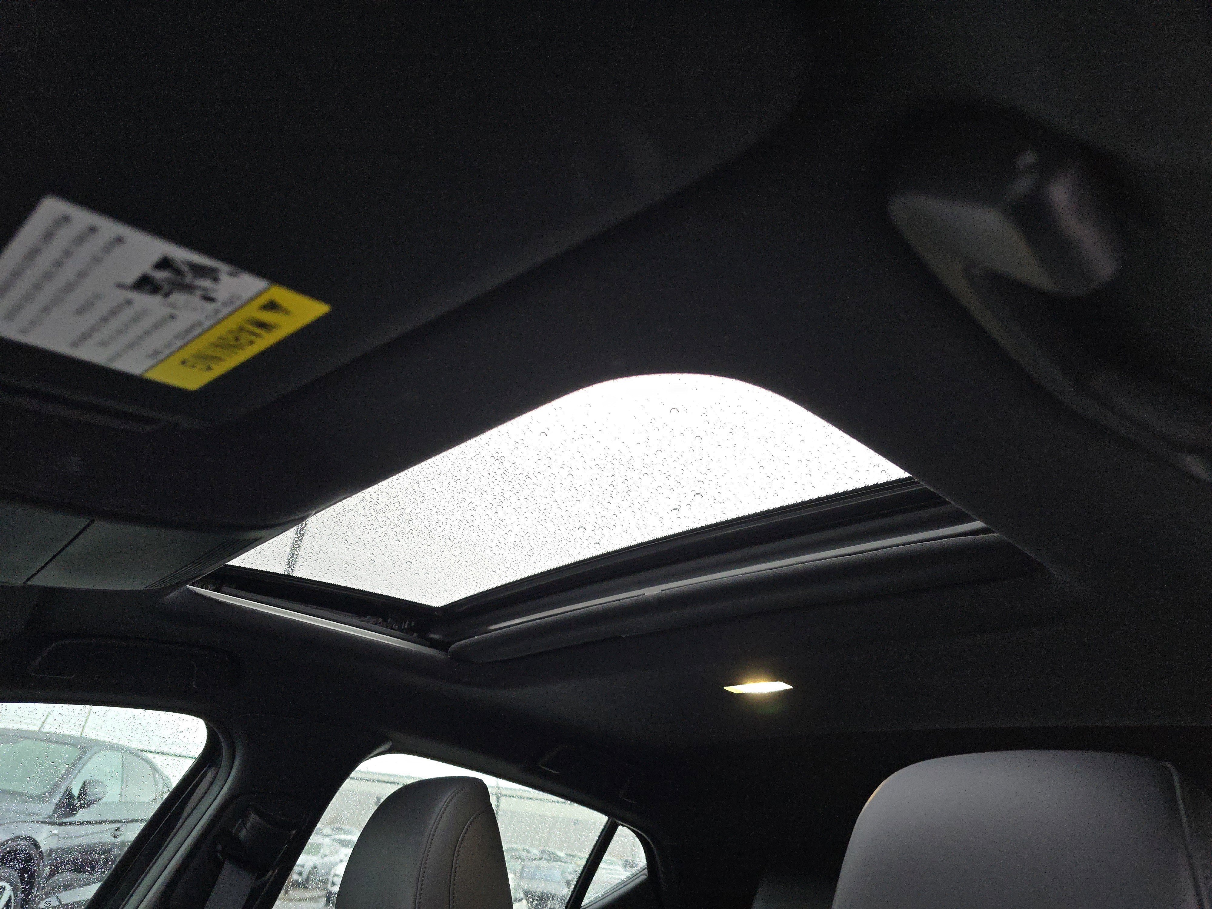 Used 2024 MAZDA MAZDA3 Hatchback w/Premium Plus Pkg image 9