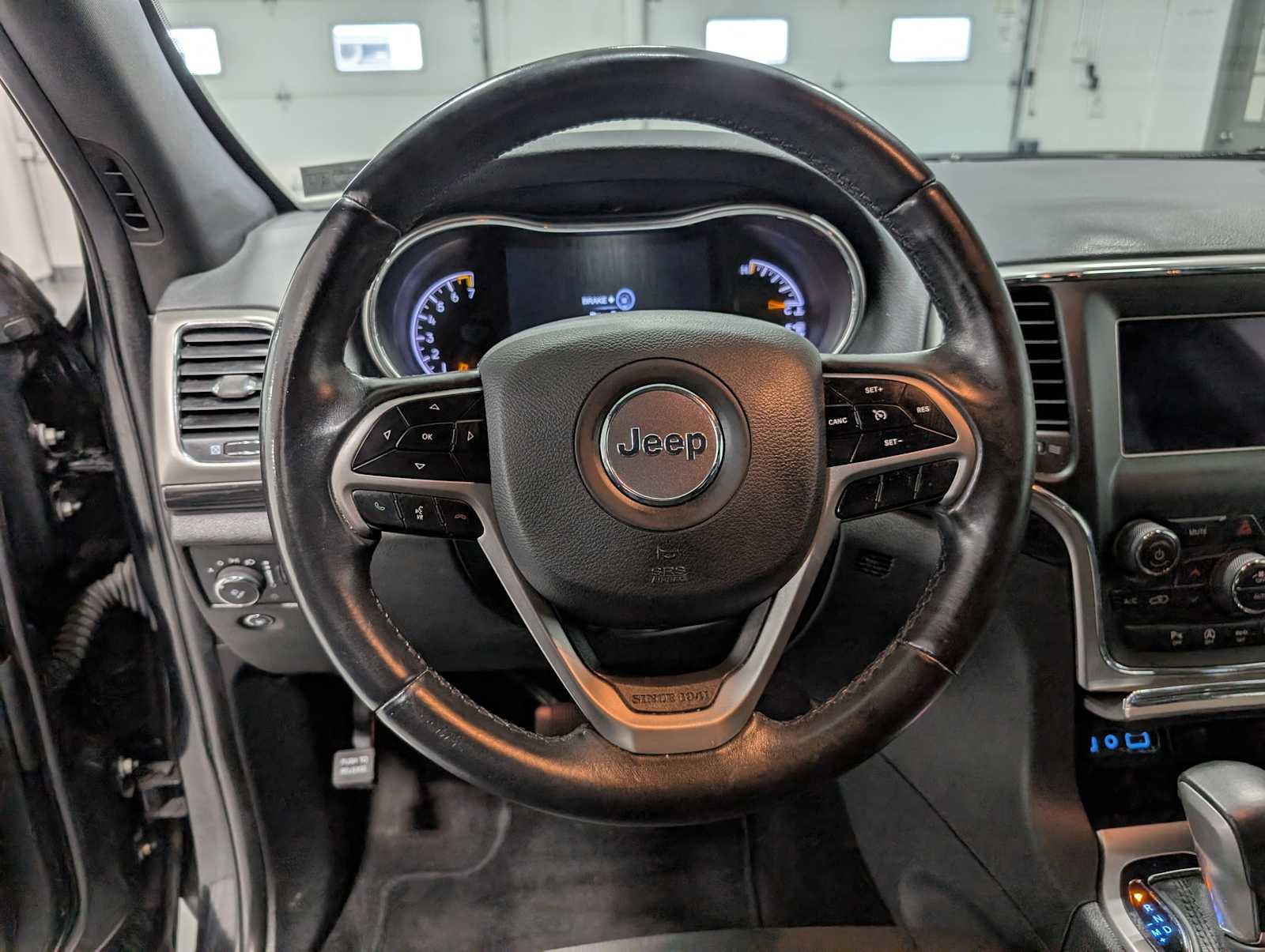 Used 2019 Jeep Grand Cherokee Laredo image 35