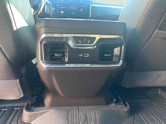 Used 2024 GMC Sierra 3500 Denali w/ Denali Reserve Package AWD/4WD image 21