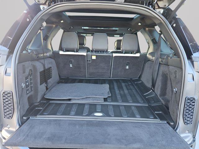 Certified 2023 Land Rover Discovery Metropolitan Edition image 25
