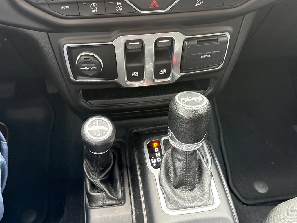 Used 2019 Jeep Wrangler Sport AWD/4WD image 27