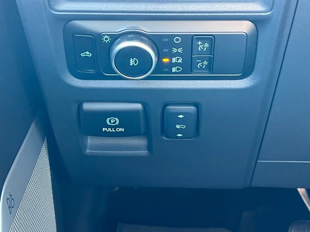 Used 2024 Ford F150 Lariat w/ FX4 Off-Road Package image 34