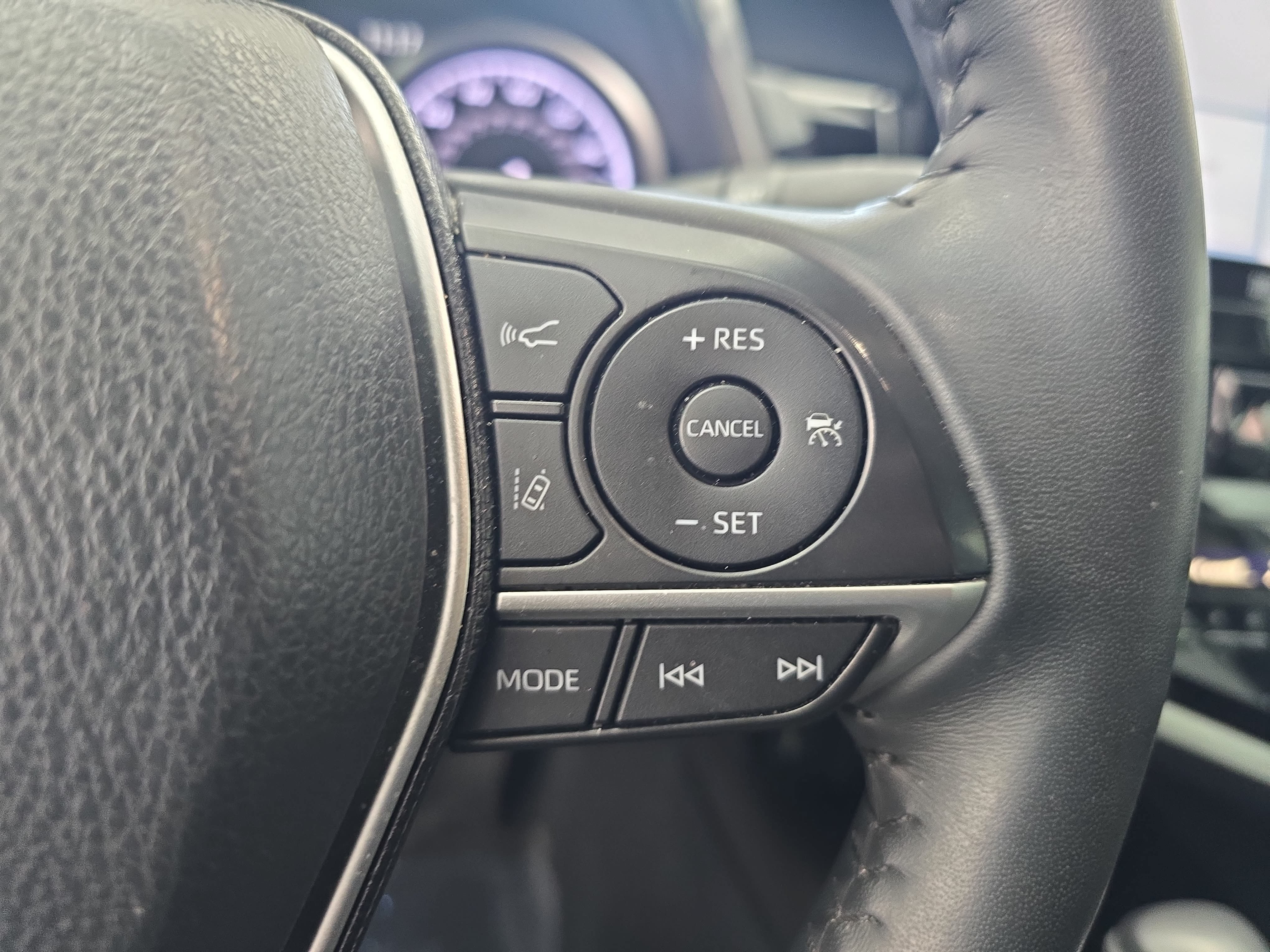 Used 2023 Toyota Camry XLE w/ Navigation Package FWD image 17