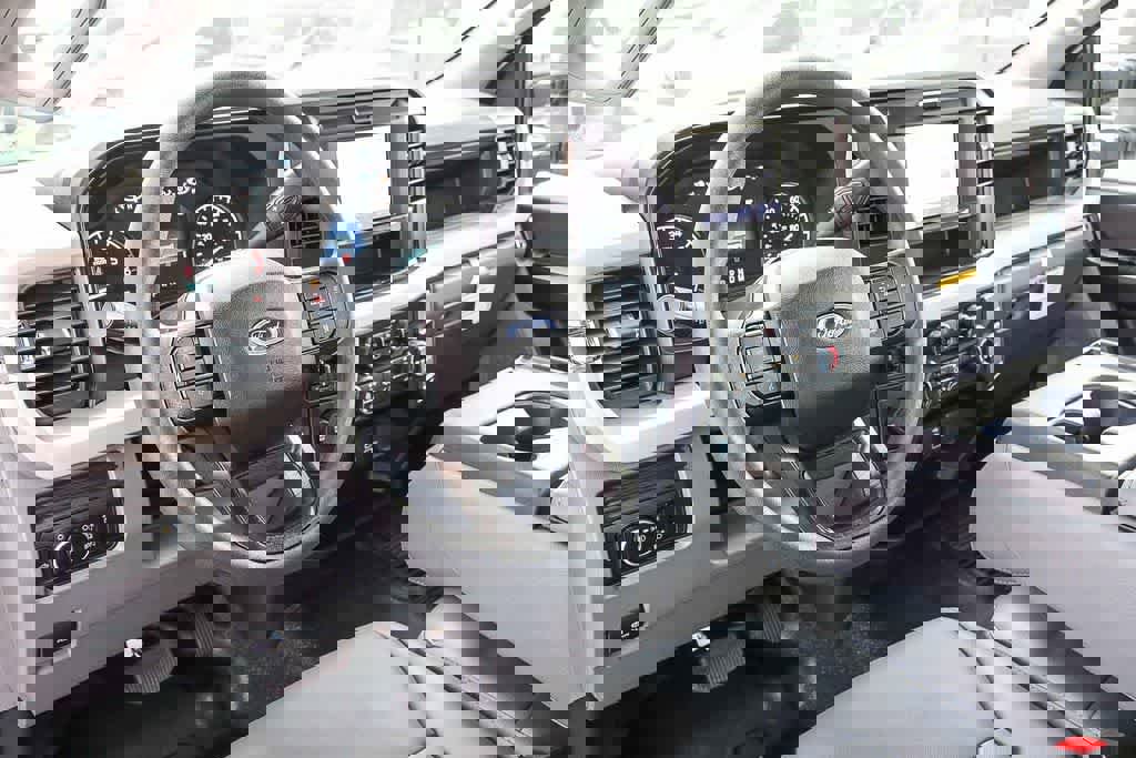New 2026 Ford F250 XL w/ XL Chrome Package image 20