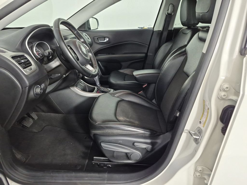 Used 2020 Jeep Compass Latitude FWD image 14