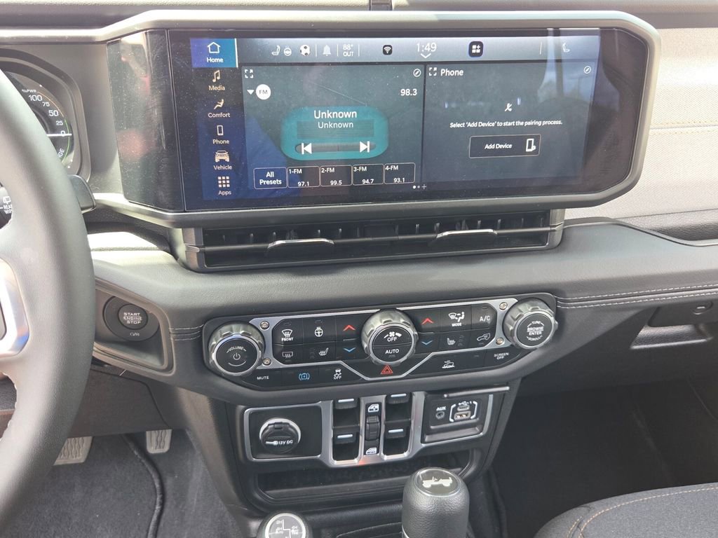 Used 2025 Jeep Wrangler Unlimited Sahara image 17