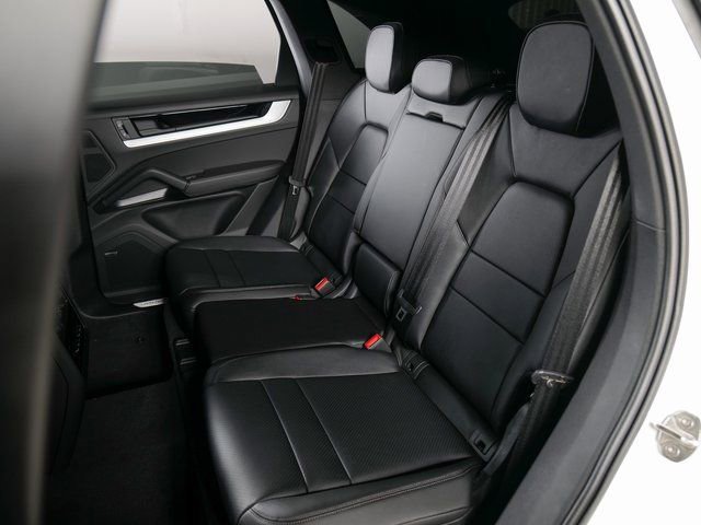 Certified 2026 Porsche Cayenne AWD/4WD image 13