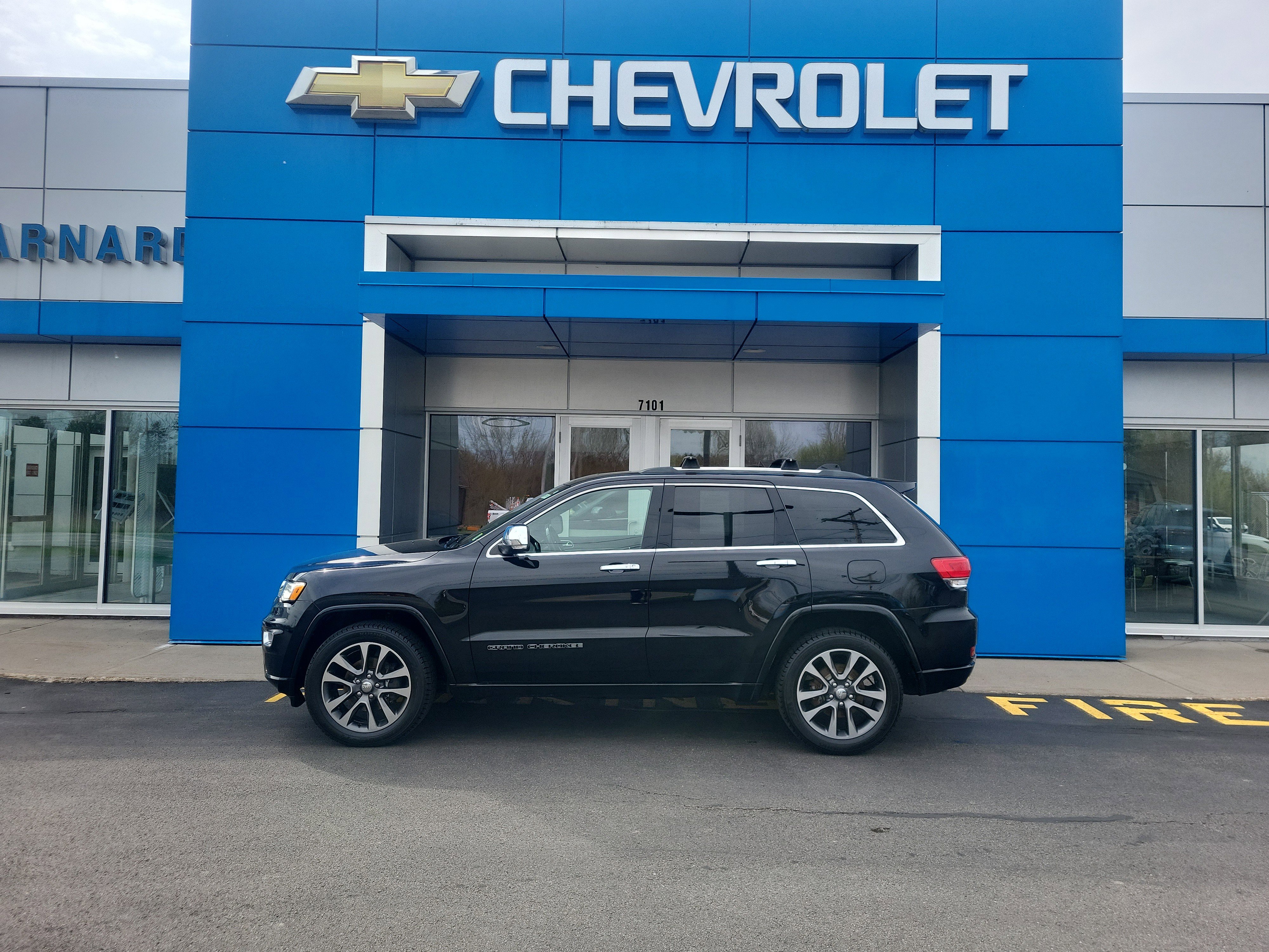 Used 2018 Jeep Grand Cherokee Overland AWD/4WD image 6