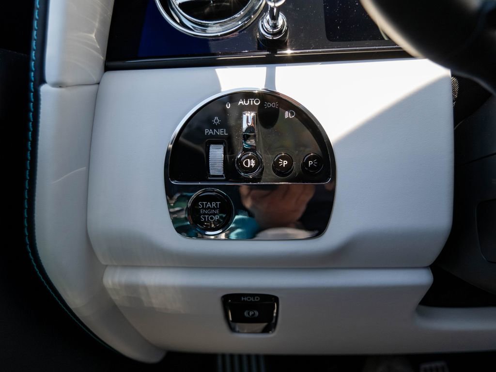 New 2026 Rolls-Royce Cullinan AWD/4WD image 20