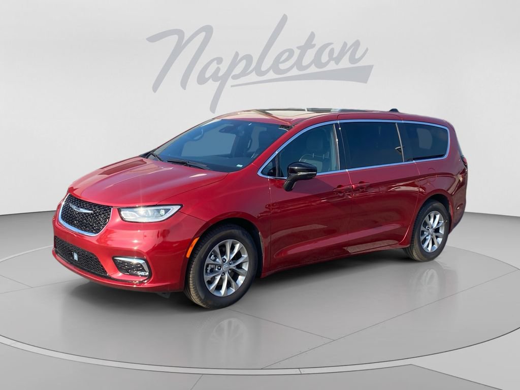 Used 2026 Chrysler Pacifica Limited FWD image 1