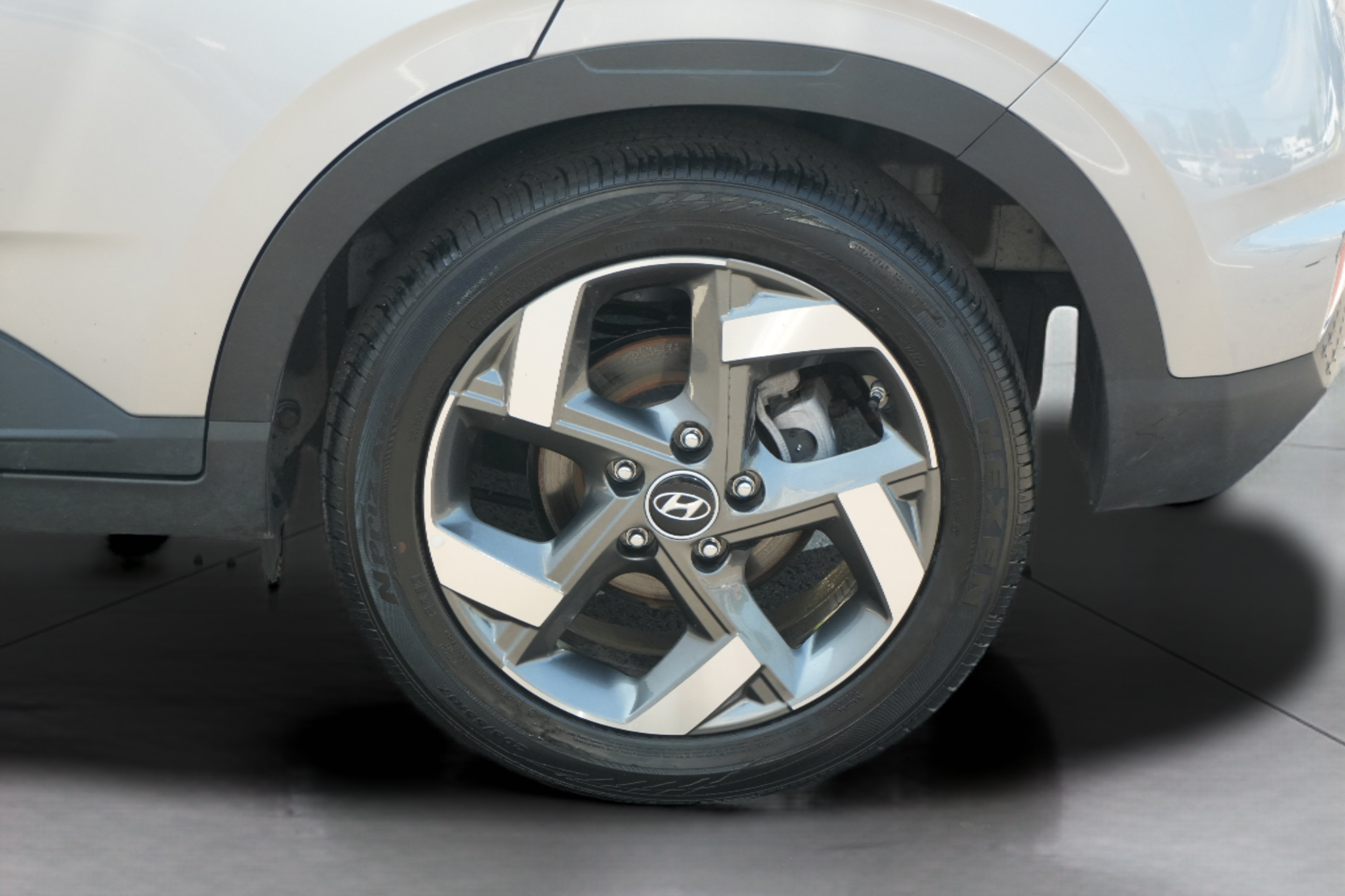Used 2025 Hyundai Venue SEL FWD image 43