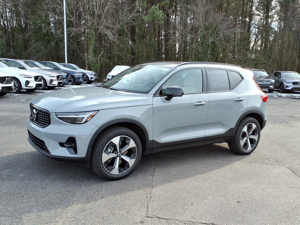 New 2026 Volvo XC40 B5 Plus w/ Protection Package Premier AWD/4WD image 9