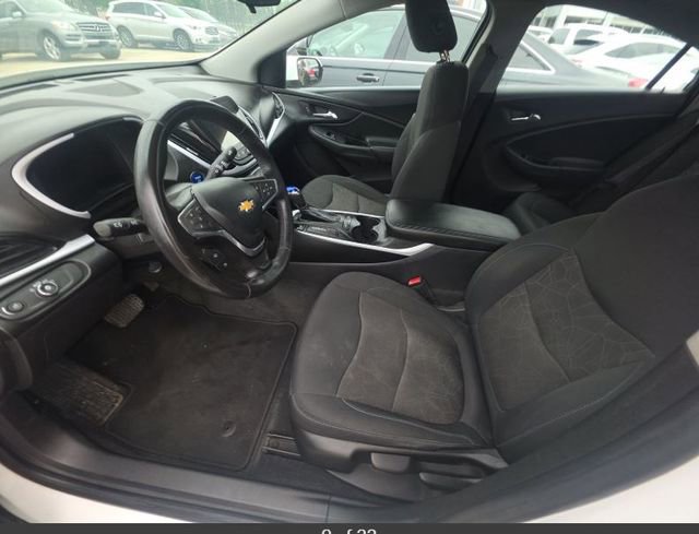 Used 2017 Chevrolet Volt LT FWD image 4