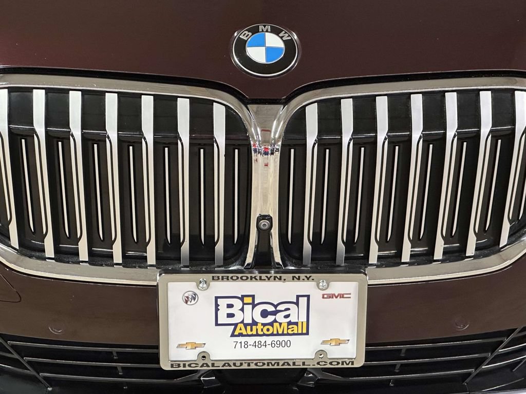 Used 2020 BMW 750i xDrive w/ Executive Package AWD/4WD image 9