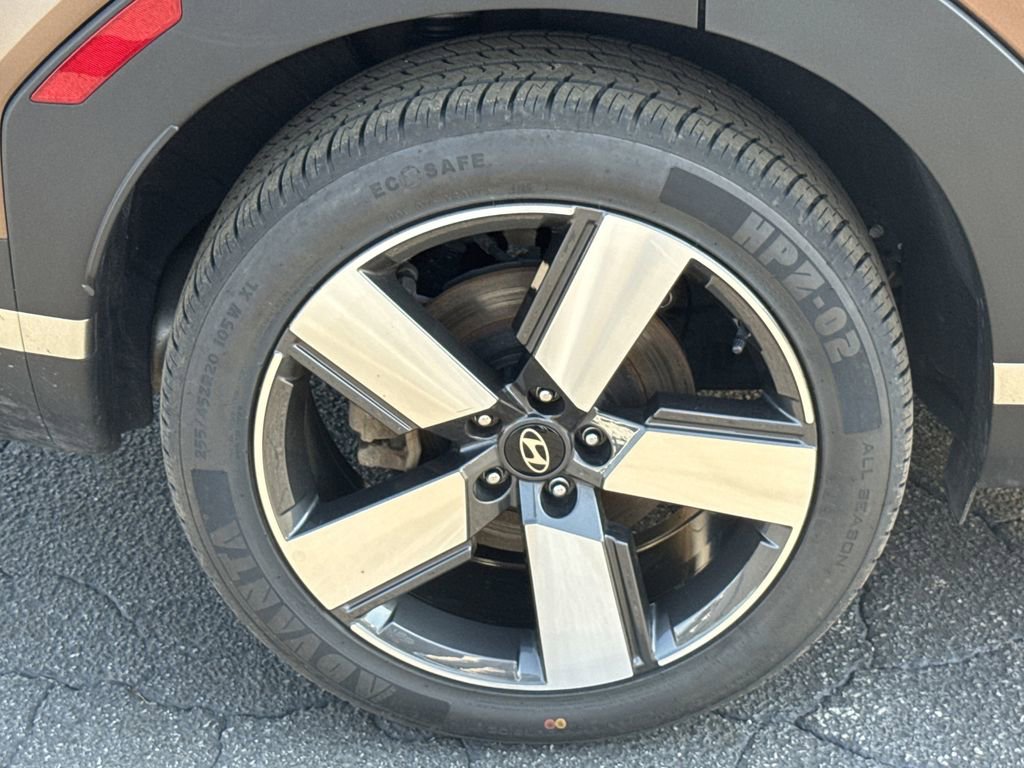 Used 2025 Hyundai Santa Fe Limited image 17