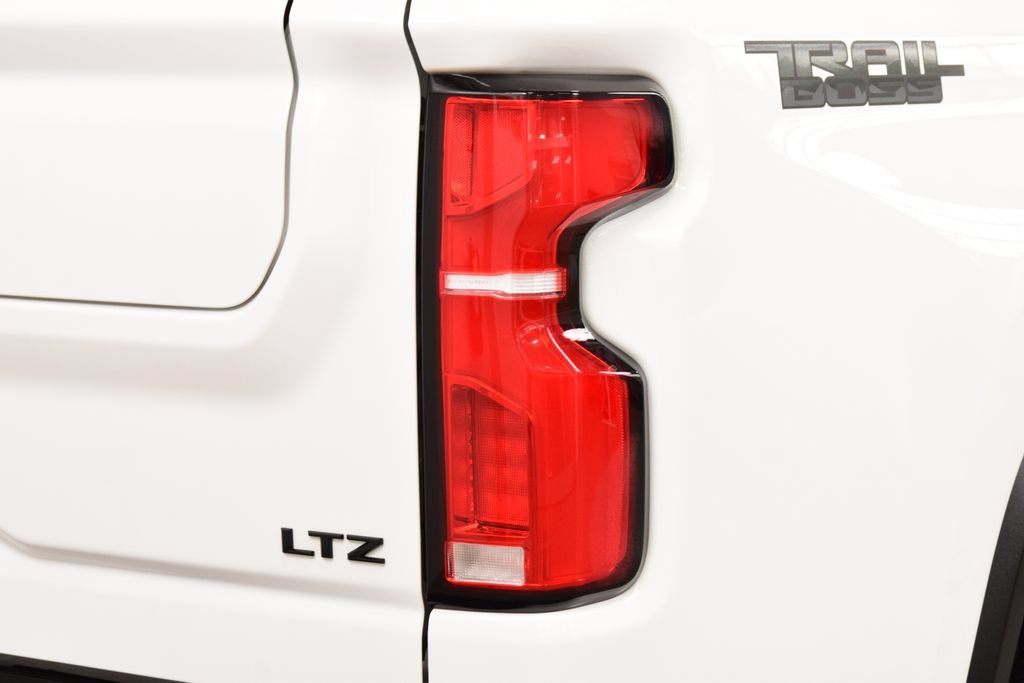 Used 2025 Chevrolet Silverado 2500 LTZ w/ LTZ Plus Package AWD/4WD image 21