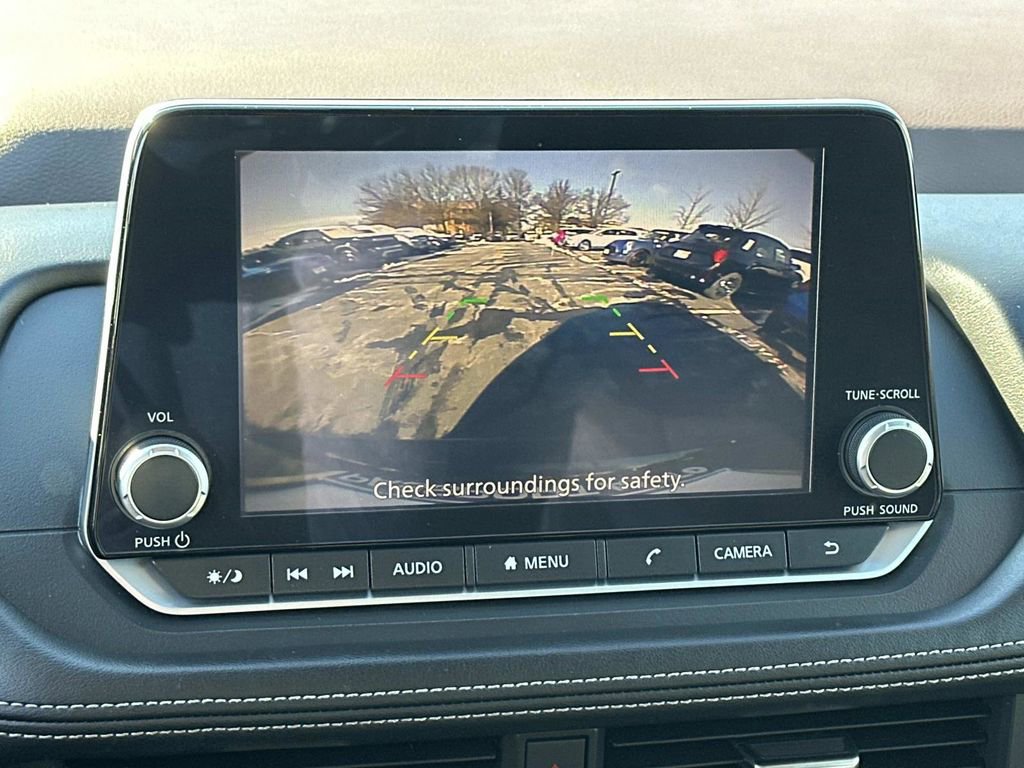 Used 2023 Nissan Rogue S image 12