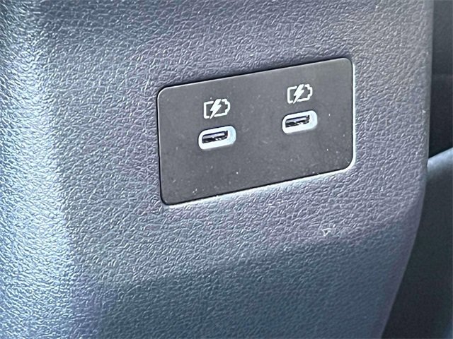 Used 2025 Nissan Kicks SR image 15