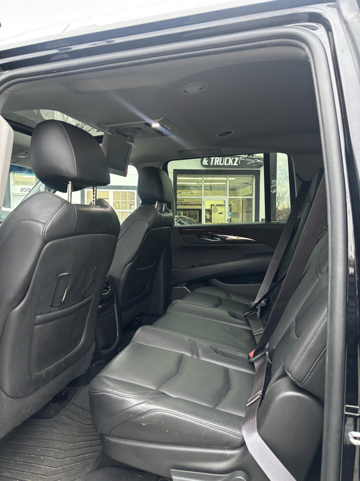 Used 2015 Cadillac Escalade ESV Premium image 11