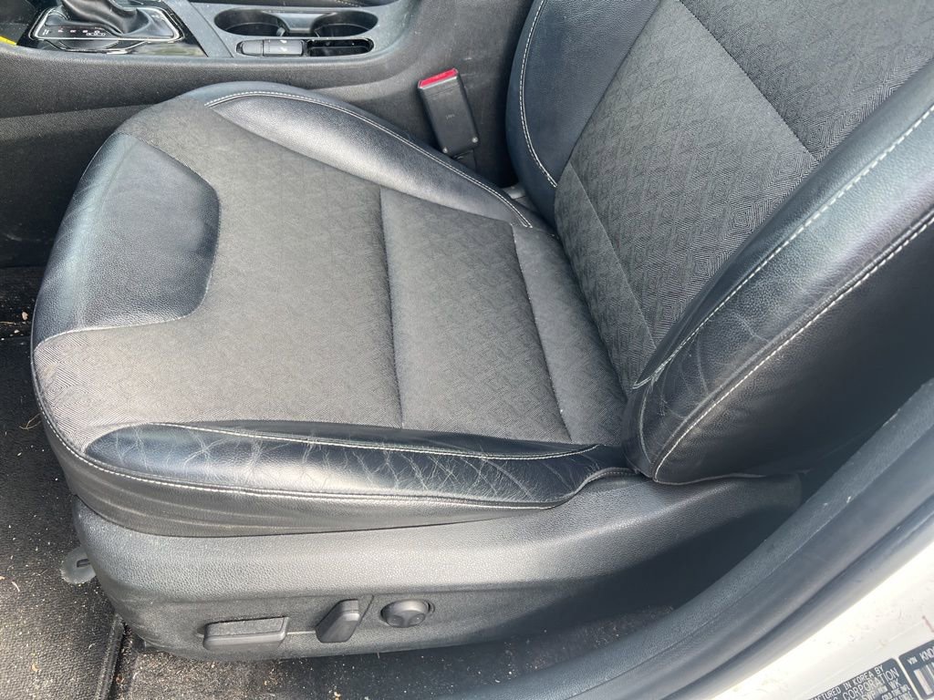 Used 2017 Kia Niro EX FWD image 13