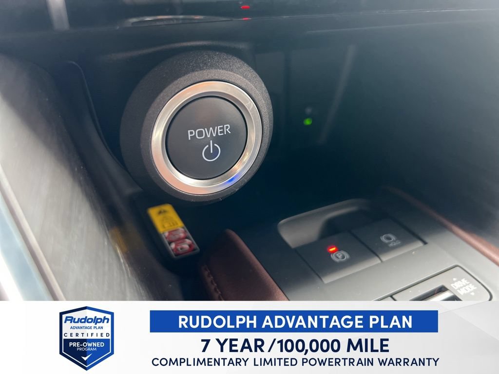 Used 2024 Toyota Venza AWD/4WD image 39