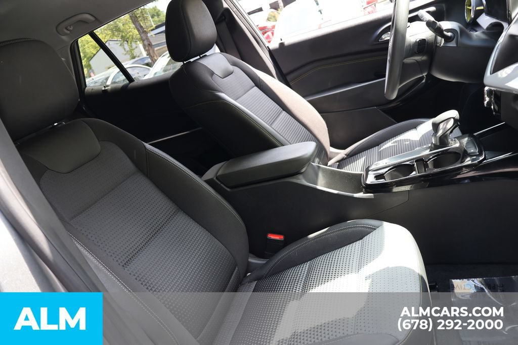 Used 2025 Chevrolet Trax LT FWD image 27