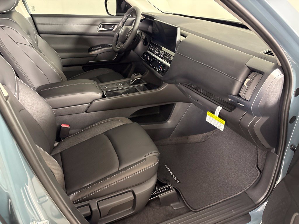 New 2026 Nissan Pathfinder SL FWD image 18