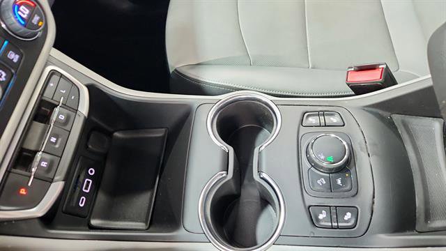 Used 2024 GMC Terrain SLT image 14