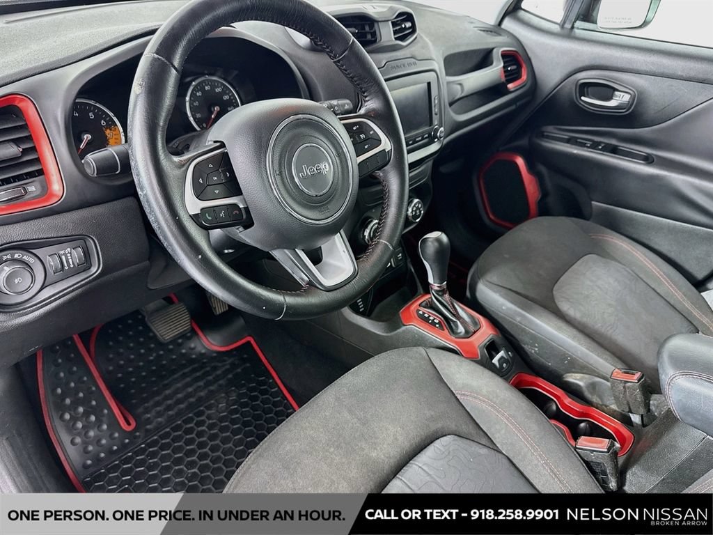 Used 2016 Jeep Renegade Trailhawk AWD/4WD image 9