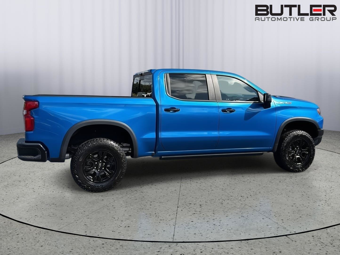 Used 2022 Chevrolet Silverado 1500 ZR2 w/ Technology Package AWD/4WD image 7