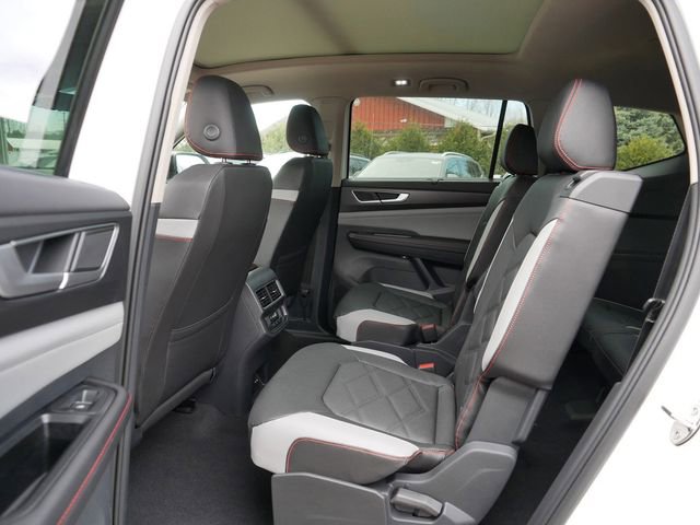 New 2026 Volkswagen Atlas Peak Edition image 8