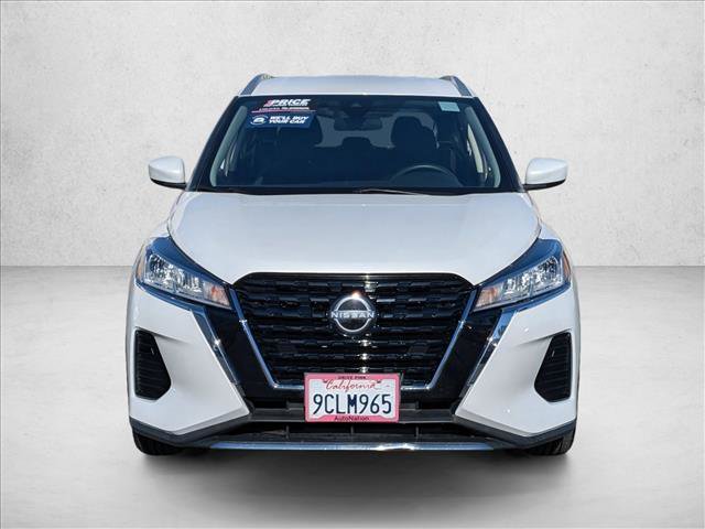 Used 2022 Nissan Kicks SV image 2