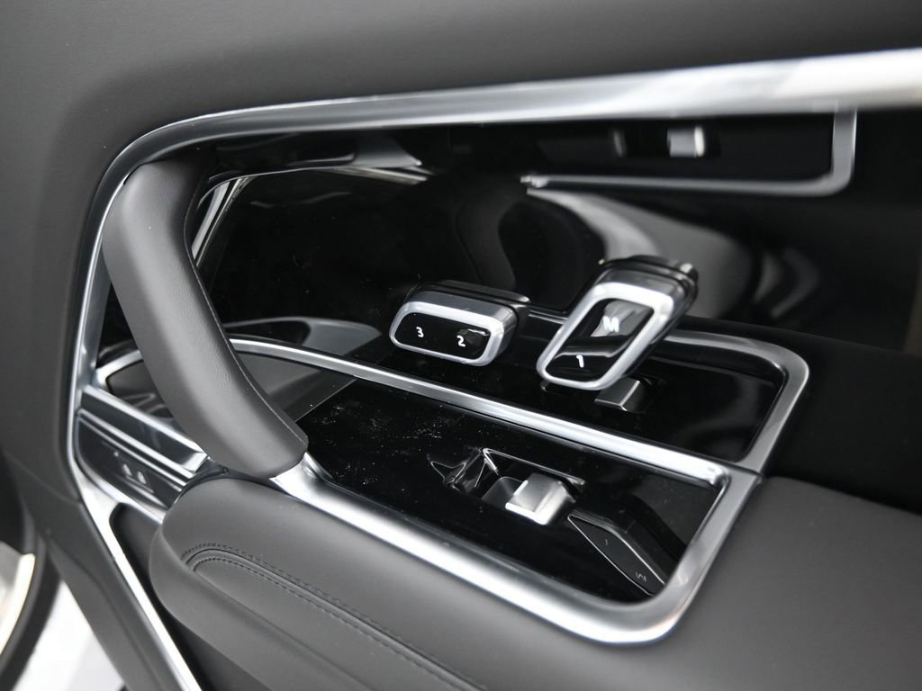 New 2025 Land Rover Range Rover SE AWD/4WD image 5