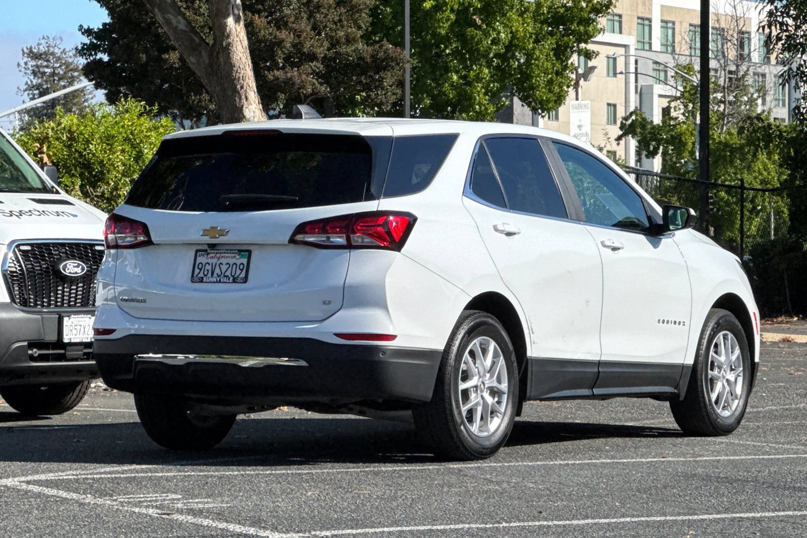 Used 2023 Chevrolet Equinox LT FWD image 4