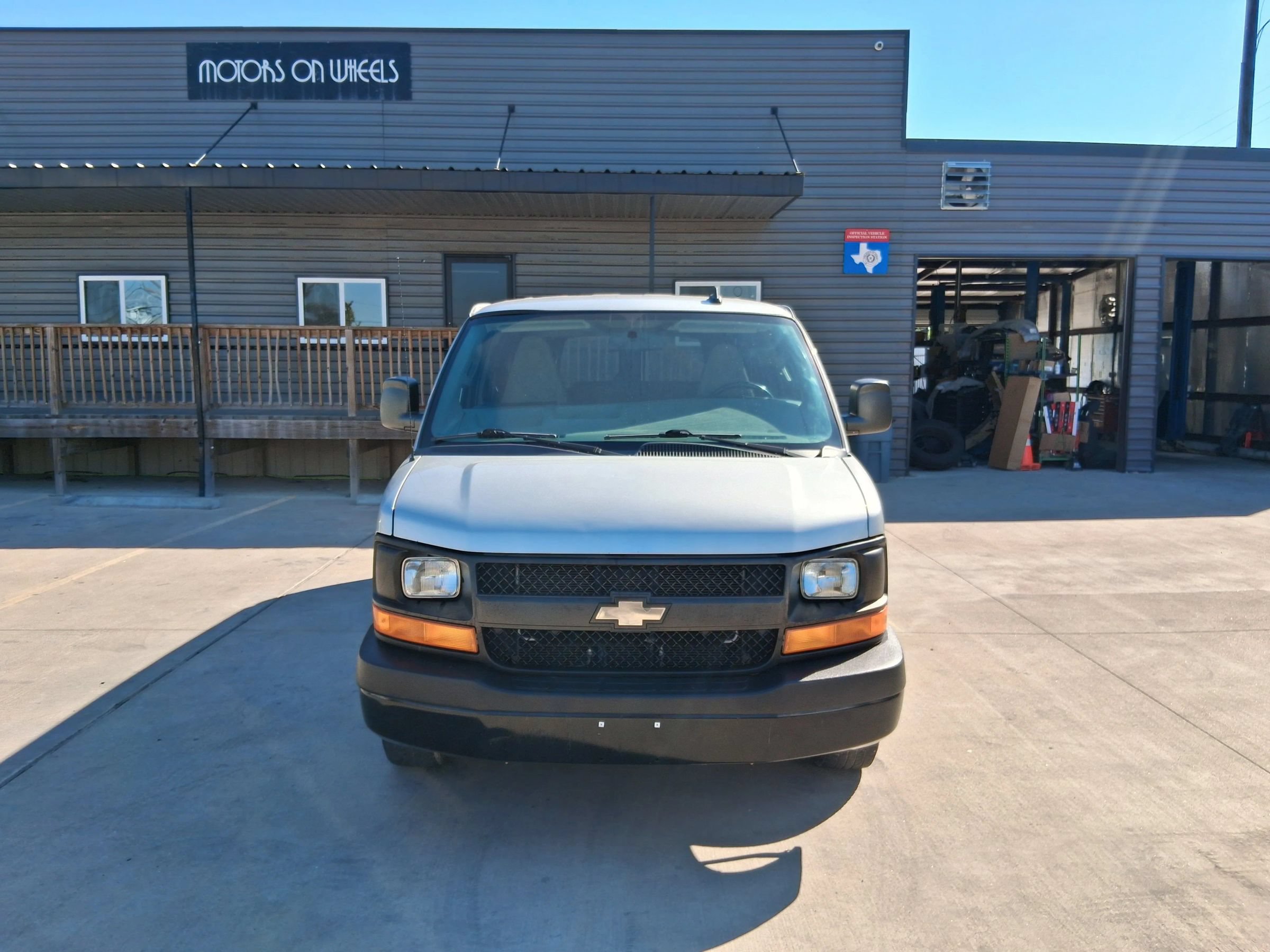 Used 2017 Chevrolet Express 2500 LS RWD image 12