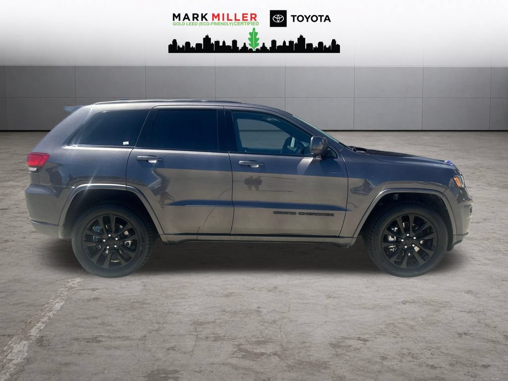 Used 2021 Jeep Grand Cherokee Laredo X AWD/4WD image 7
