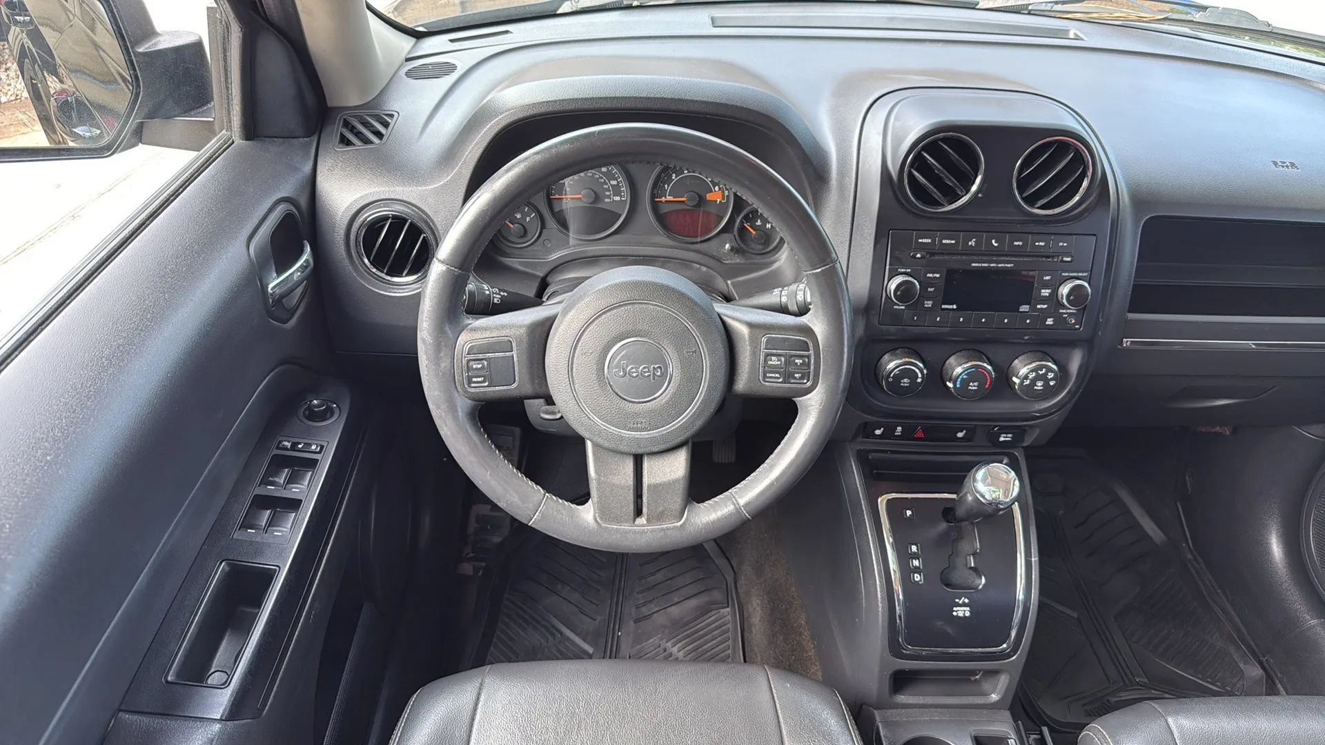 Used 2015 Jeep Patriot High Altitude AWD/4WD image 25