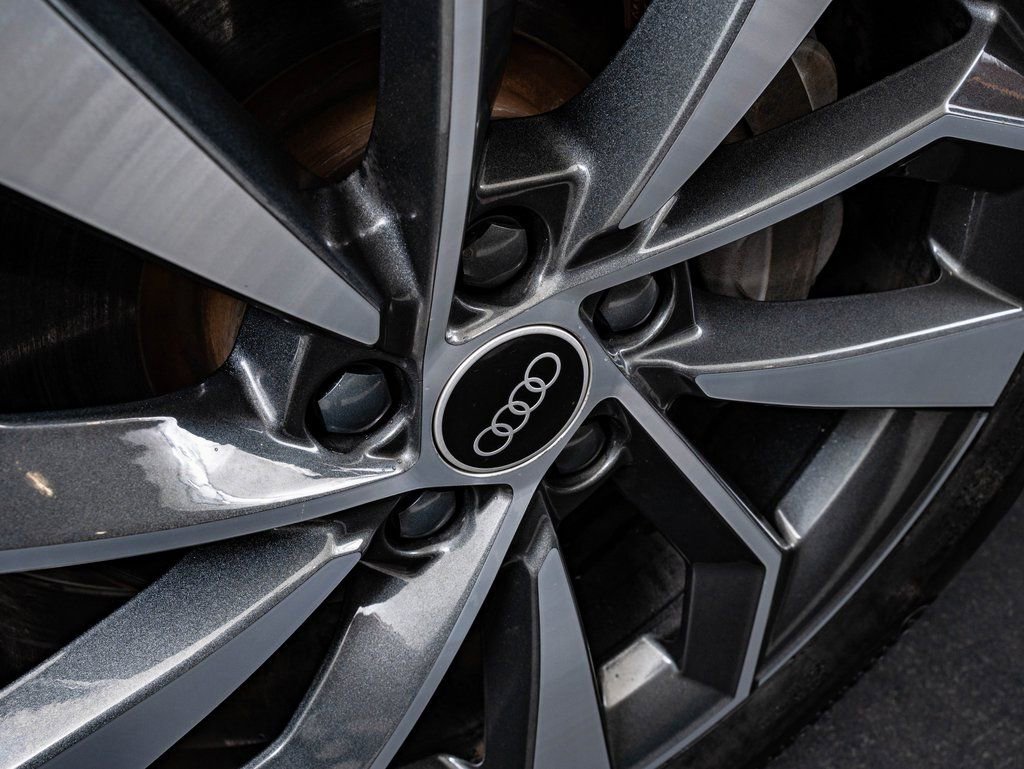 Used 2022 Audi Q5 2.0T Premium w/ Convenience Package image 8