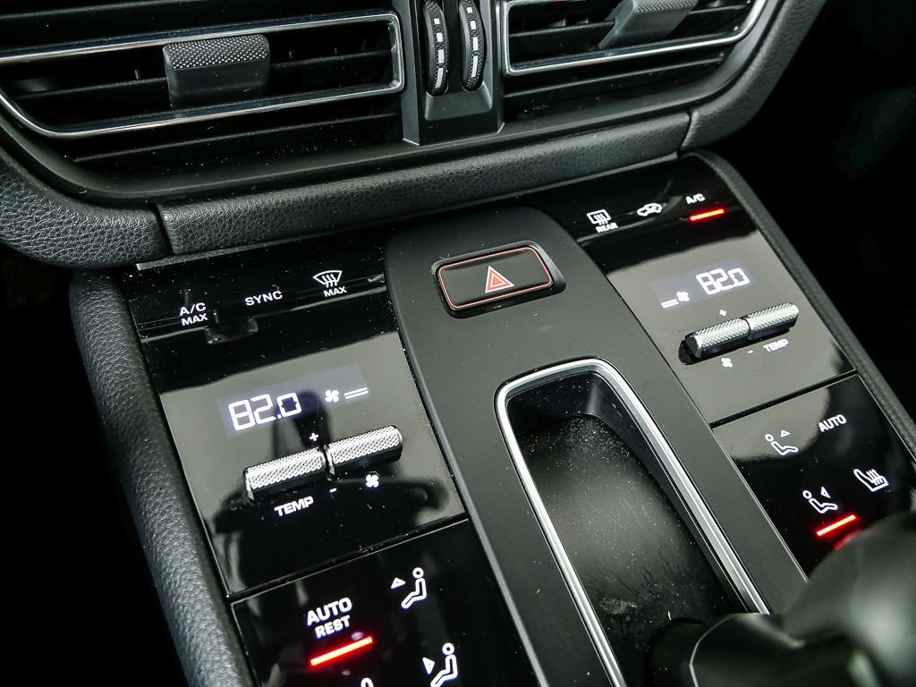 Certified 2023 Porsche Macan S w/ Premium Package Plus image 18