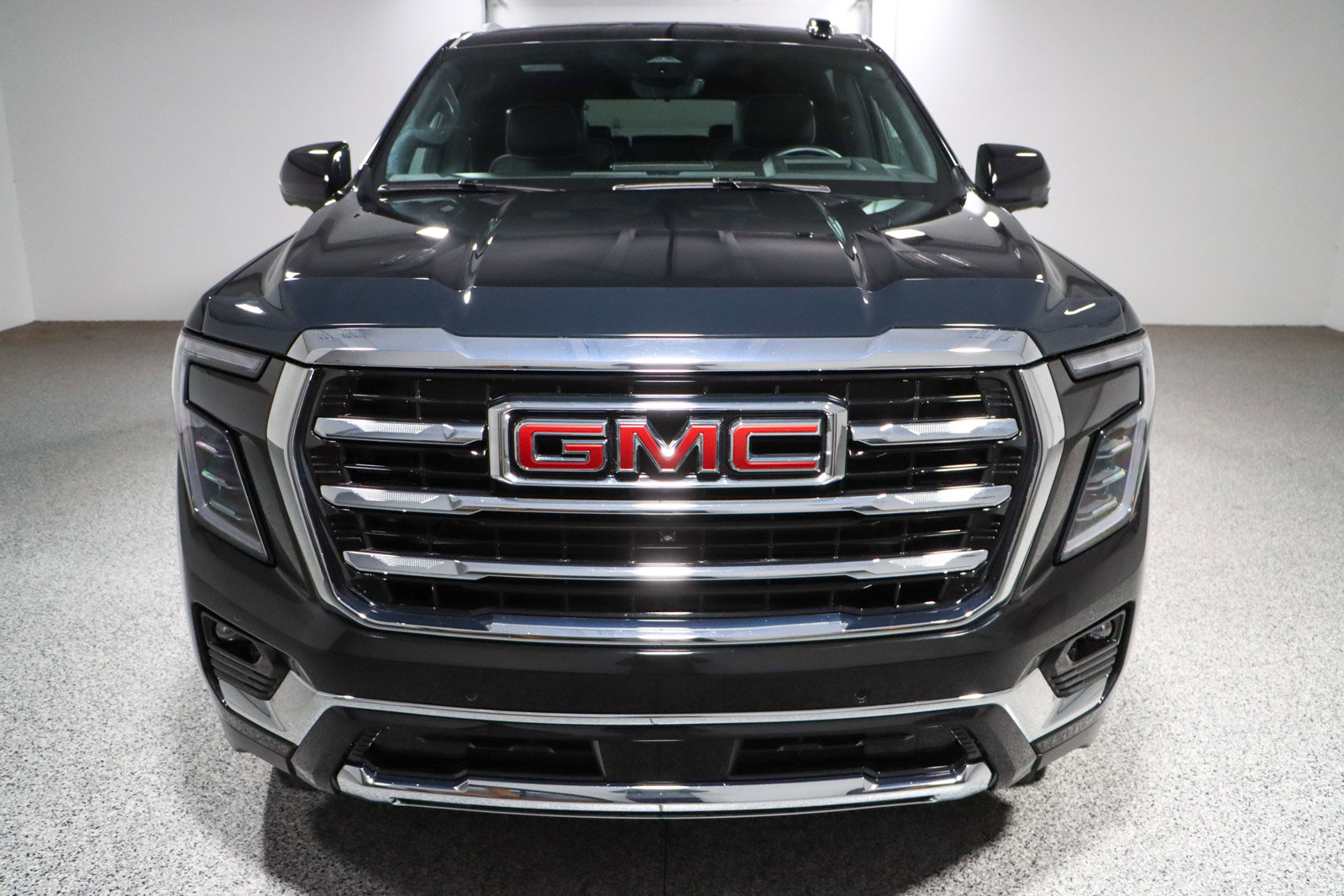 Used 2025 GMC Yukon XL Elevation w/ Elevation Premium Package image 4