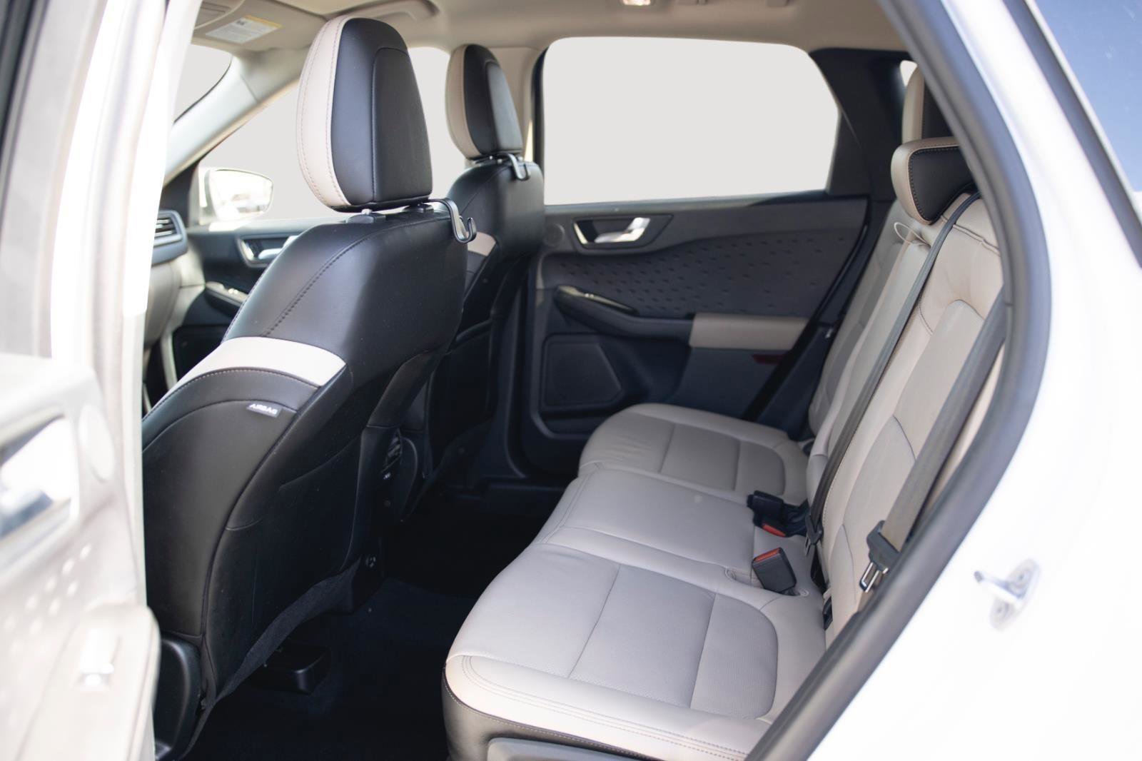 Used 2020 Ford Escape Titanium image 14