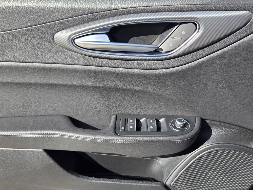 New 2025 Alfa Romeo Giulia w/ Driving Assist Package image 16