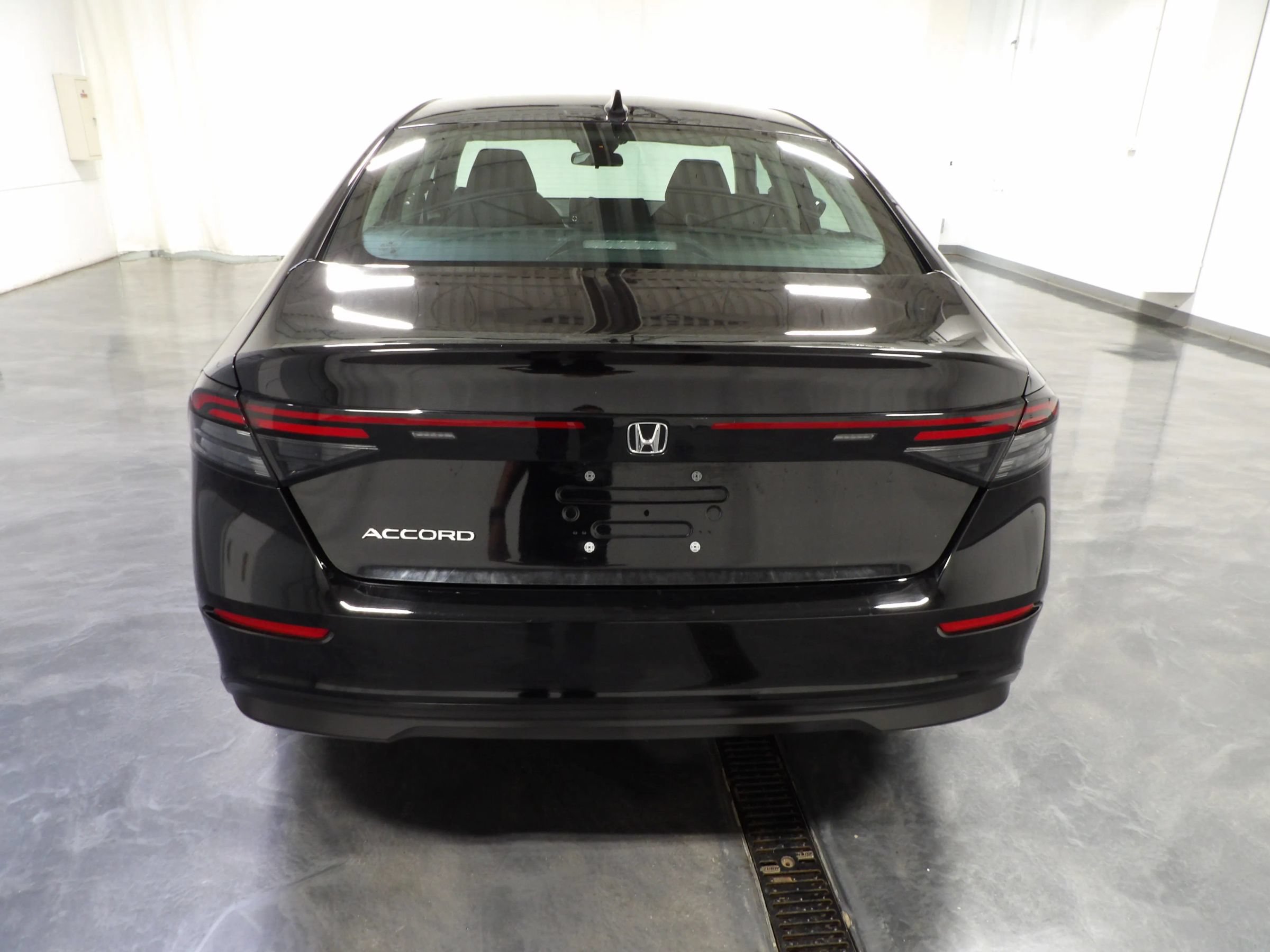 Used 2025 Honda Accord SE image 5