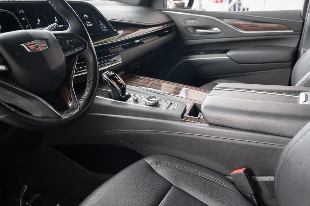 Used 2023 Cadillac Escalade ESV Luxury RWD image 36