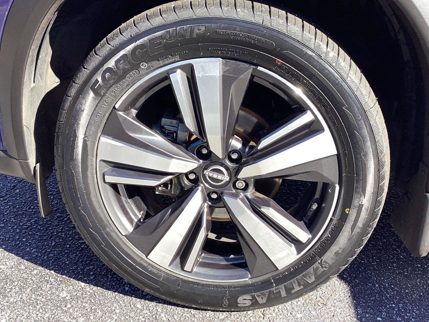 Used 2023 Nissan Rogue Platinum image 12